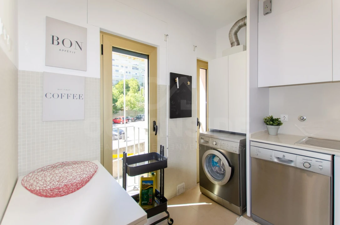 Apartamento T1 para Arrendamento em Avenidas Novas Foto 12