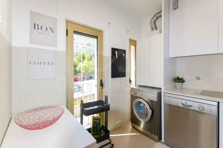 Apartamento T1 para Arrendamento em Avenidas Novas Foto 12