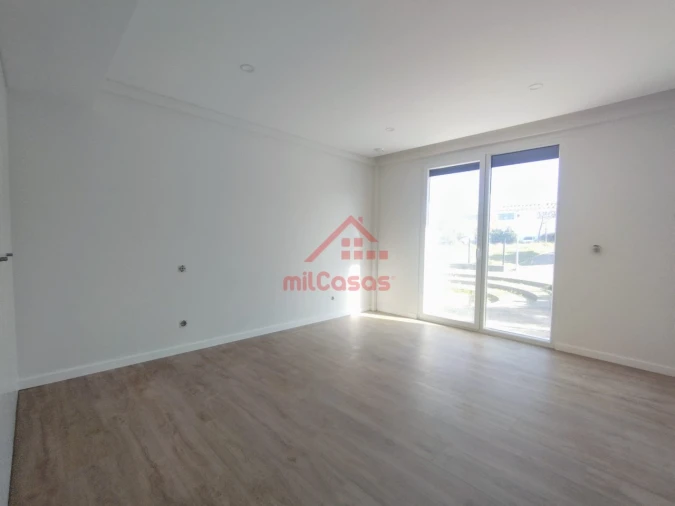 Apartamento T2 para Venda em Santa Maria, São Pedro e Matacães Foto 16