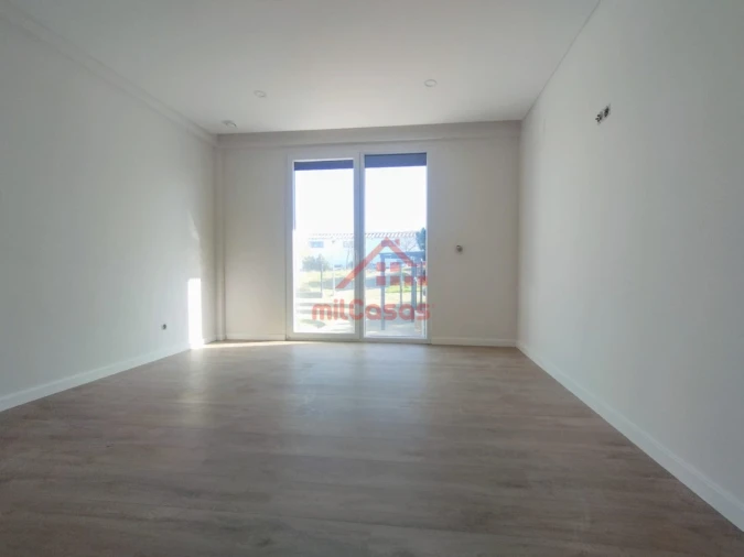 Apartamento T2 para Venda em Santa Maria, São Pedro e Matacães Foto 17