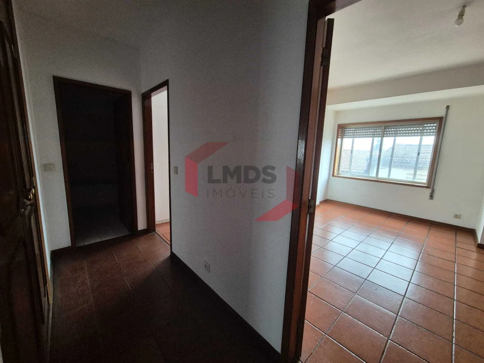 Apartamento T2 para Venda em Fânzeres e São Pedro da Cova Foto 5