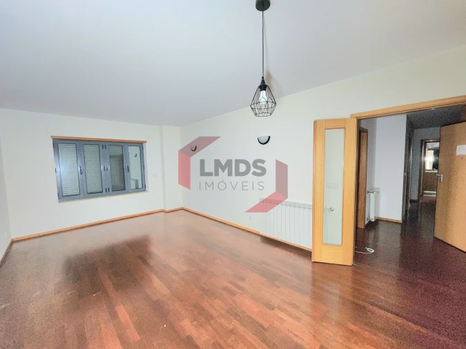 Apartamento T2 para Venda em Oliveira do Douro Foto 8