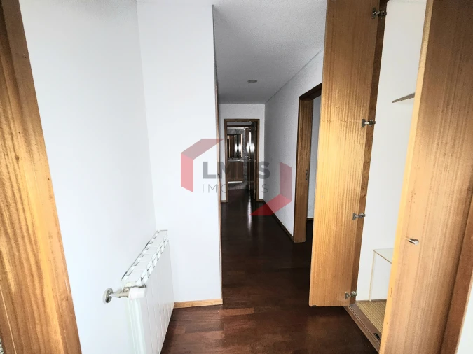 Apartamento T2 para Venda em Oliveira do Douro Foto 12