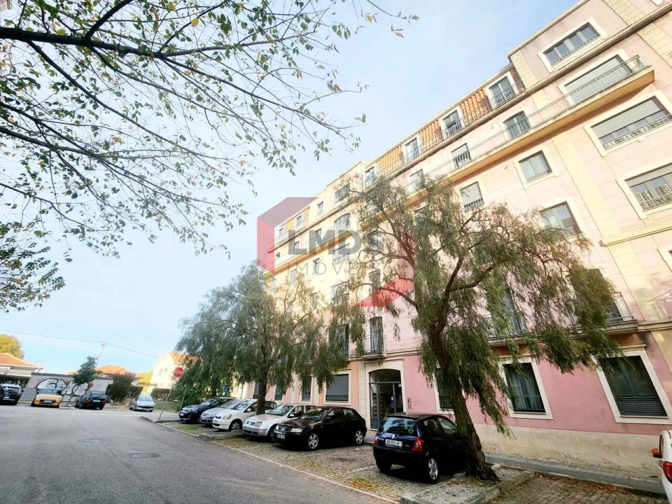 Apartamento T2 para Venda em Oliveira do Douro Foto 1