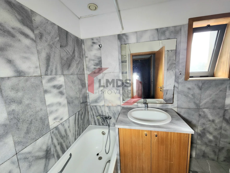 Apartamento T2 para Venda em Oliveira do Douro Foto 18