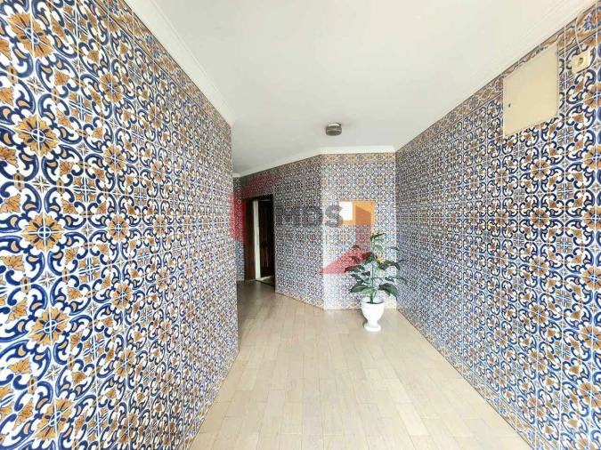 Apartamento T2 para Venda em Vilar de Andorinho Foto 6