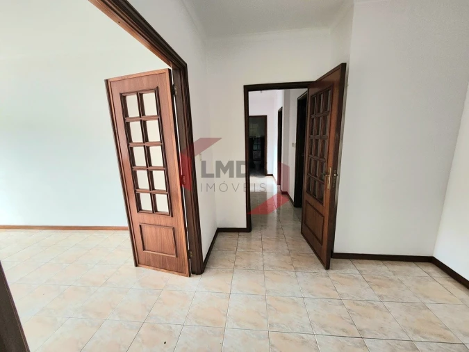 Apartamento T2 para Venda em Vilar de Andorinho Foto 13