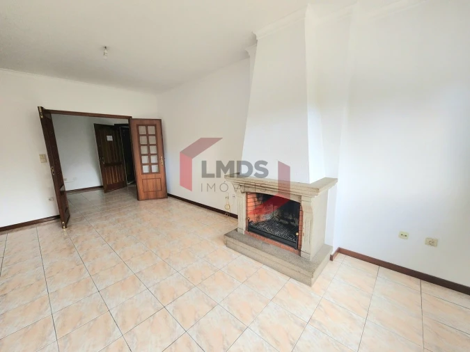 Apartamento T2 para Venda em Vilar de Andorinho Foto 17