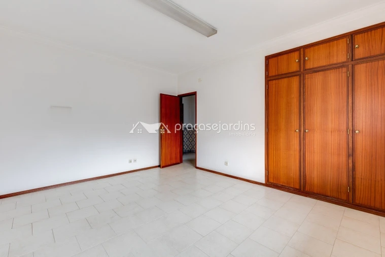 Apartamento T0 para Venda em Leiria, Pousos, Barreira e Cortes Foto 9