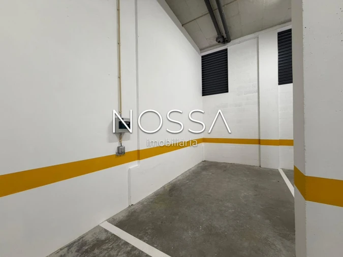 Garagem para Arrendamento em Santo António dos Cavaleiros e Frielas Foto 4