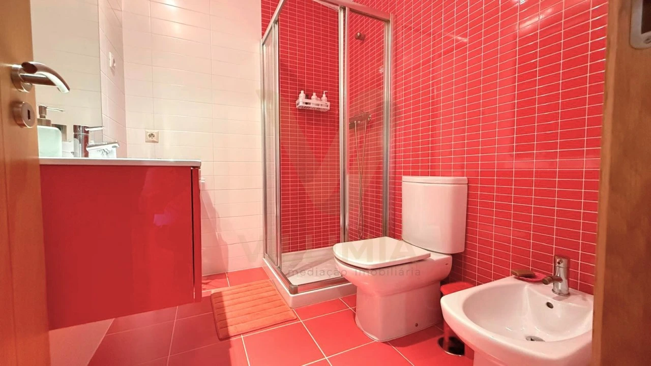 Apartamento T5 para Venda em Arcozelo Foto 24