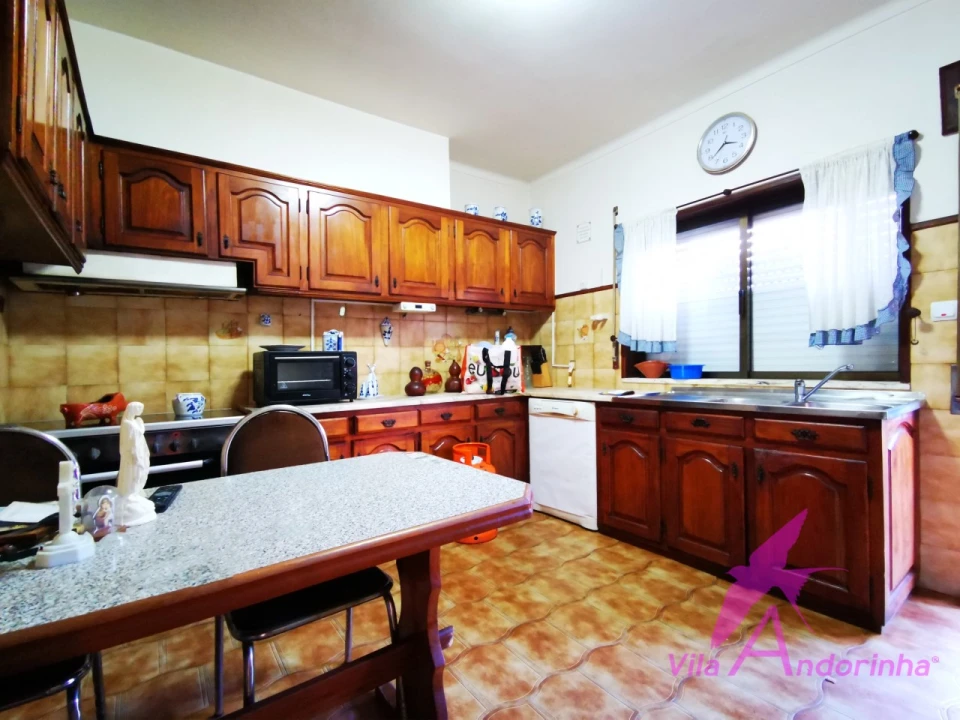 Moradia T4 para Venda em Darque Foto 6