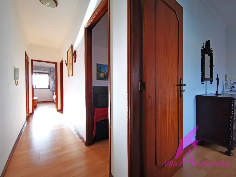 Moradia T4 para Venda em Darque Foto 15