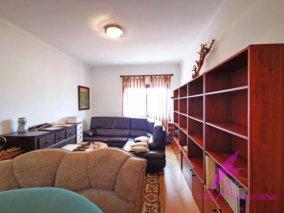 Moradia T4 para Venda em Darque Foto 17