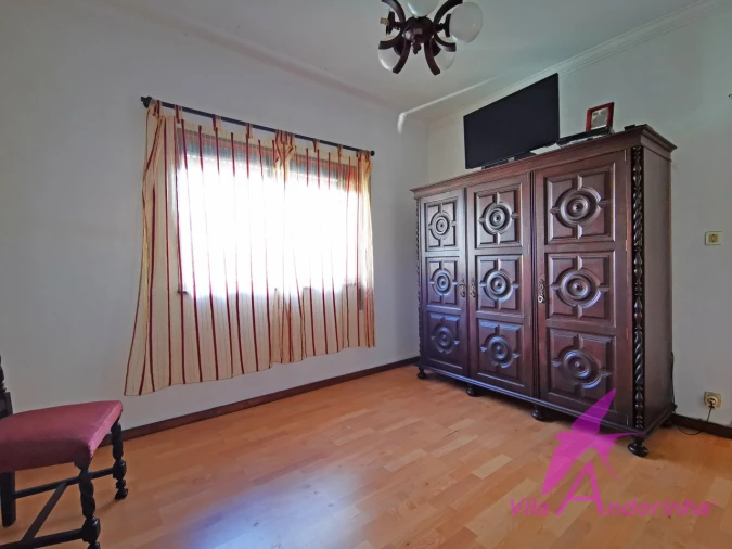 Moradia T4 para Venda em Darque Foto 13