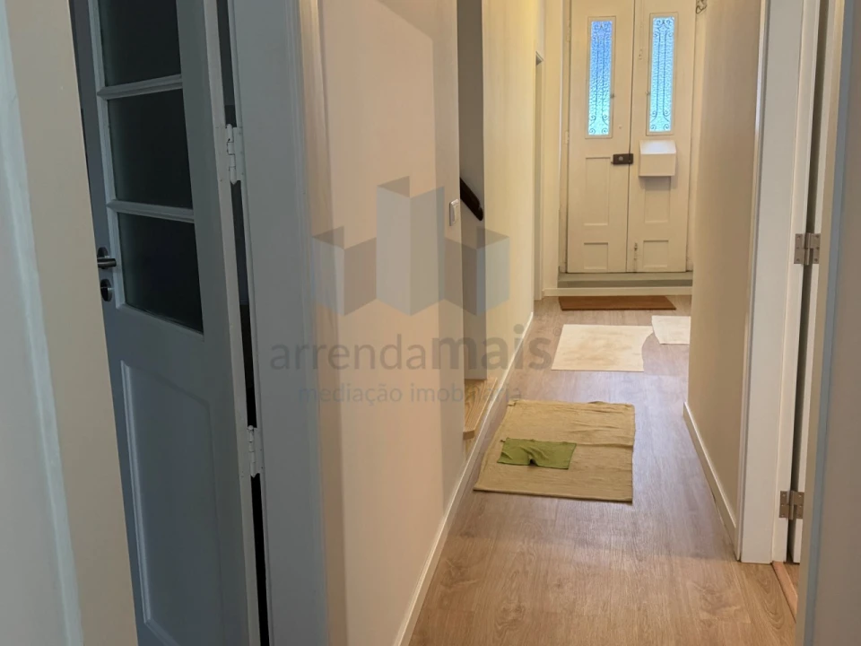 Moradia T4 para Arrendamento em Sé Nova, Santa Cruz, Almedina e São Bartolomeu Foto 10