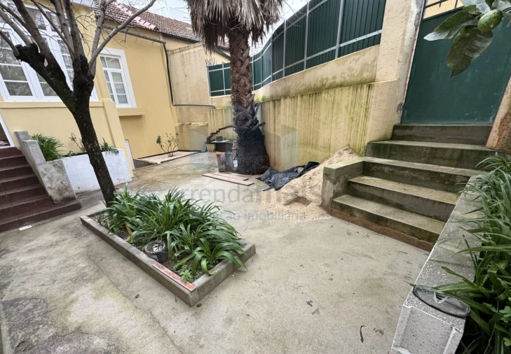 Moradia T4 para Arrendamento em Sé Nova, Santa Cruz, Almedina e São Bartolomeu Foto 16