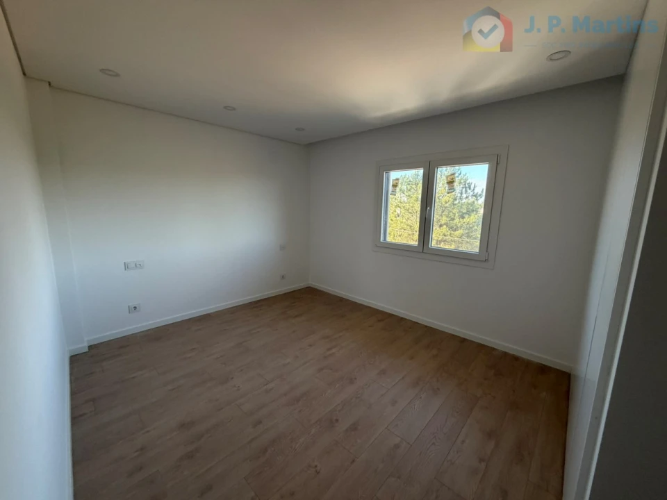 Moradia T4 para Venda em Fernao Ferro Foto 24