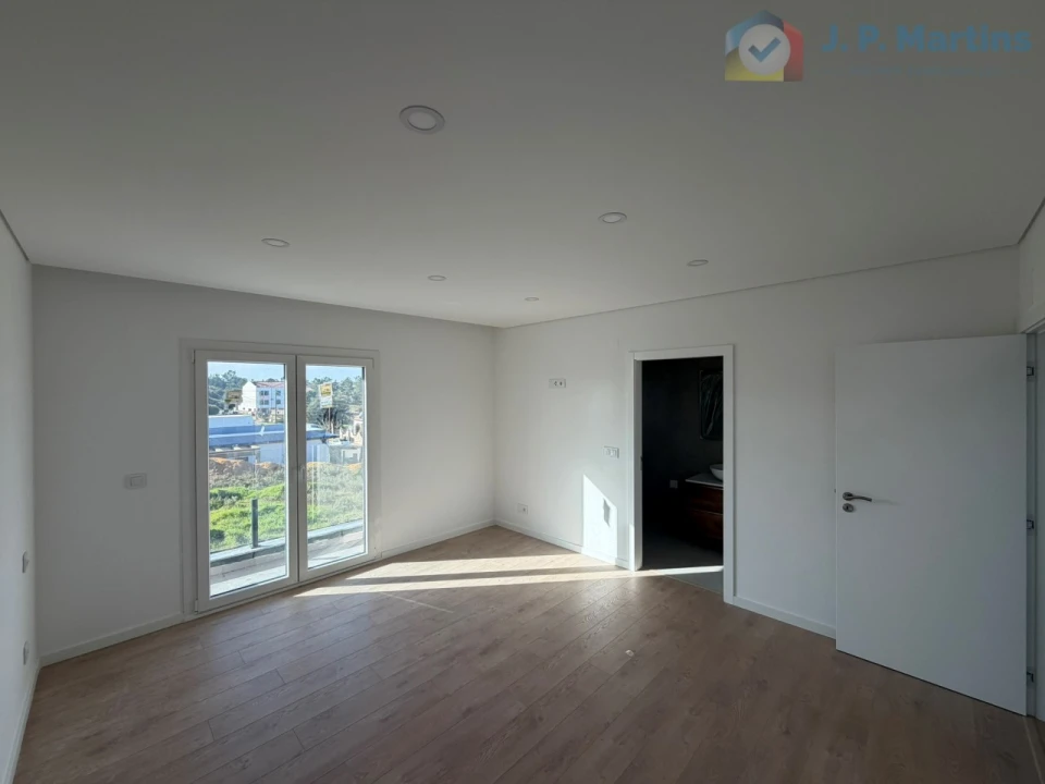 Moradia T4 para Venda em Fernao Ferro Foto 27