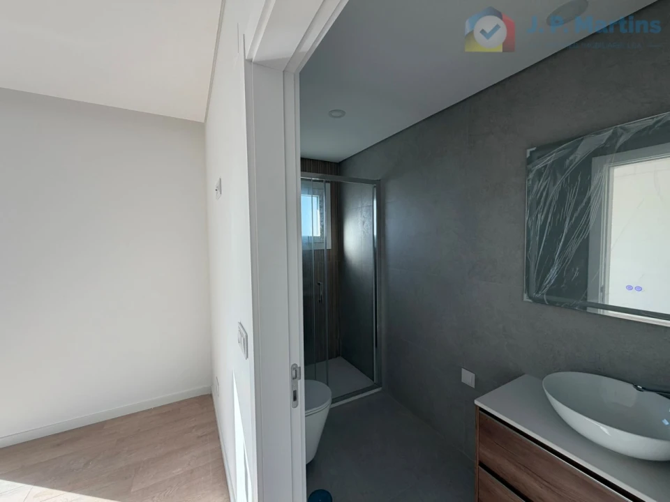 Moradia T4 para Venda em Fernao Ferro Foto 28