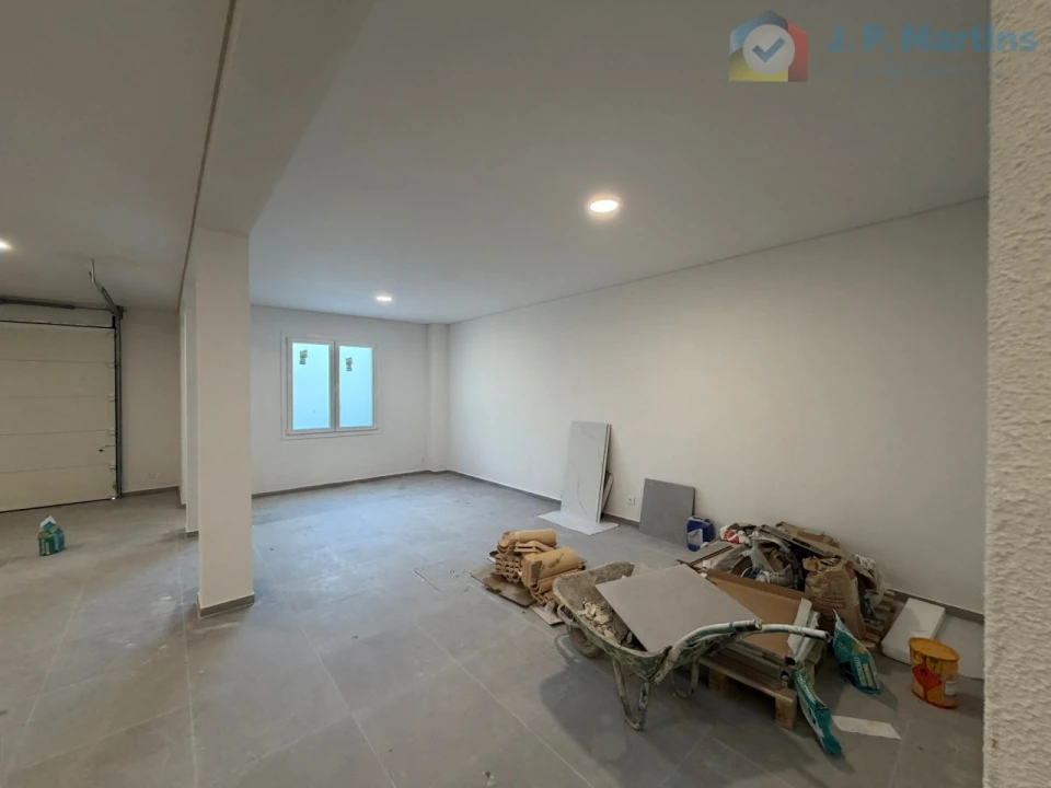 Moradia T4 para Venda em Fernao Ferro Foto 38