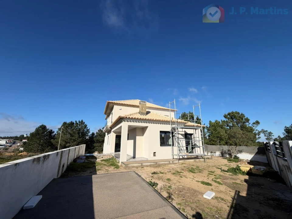 Moradia T4 para Venda em Fernao Ferro Foto 2