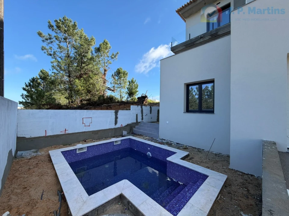 Moradia T4 para Venda em Fernao Ferro Foto 45