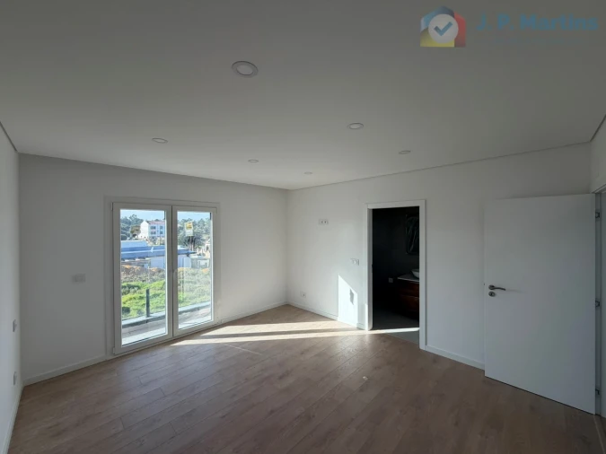 Moradia T4 para Venda em Fernao Ferro Foto 27