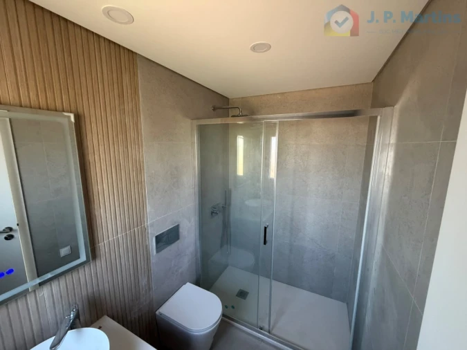 Moradia T4 para Venda em Fernao Ferro Foto 31