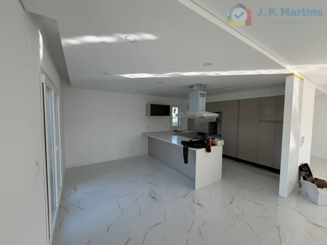 Moradia T4 para Venda em Fernao Ferro Foto 4