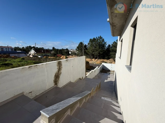 Moradia T4 para Venda em Fernao Ferro Foto 44