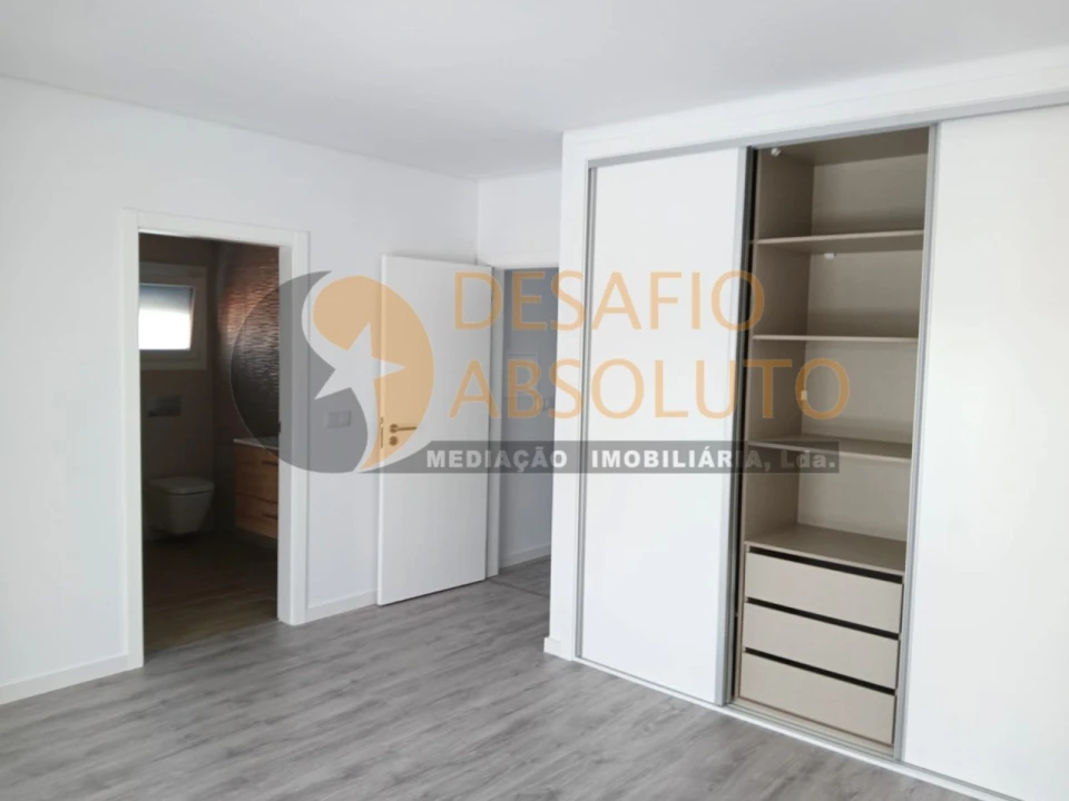 Moradia T3 para Venda em Fernao Ferro Foto 10