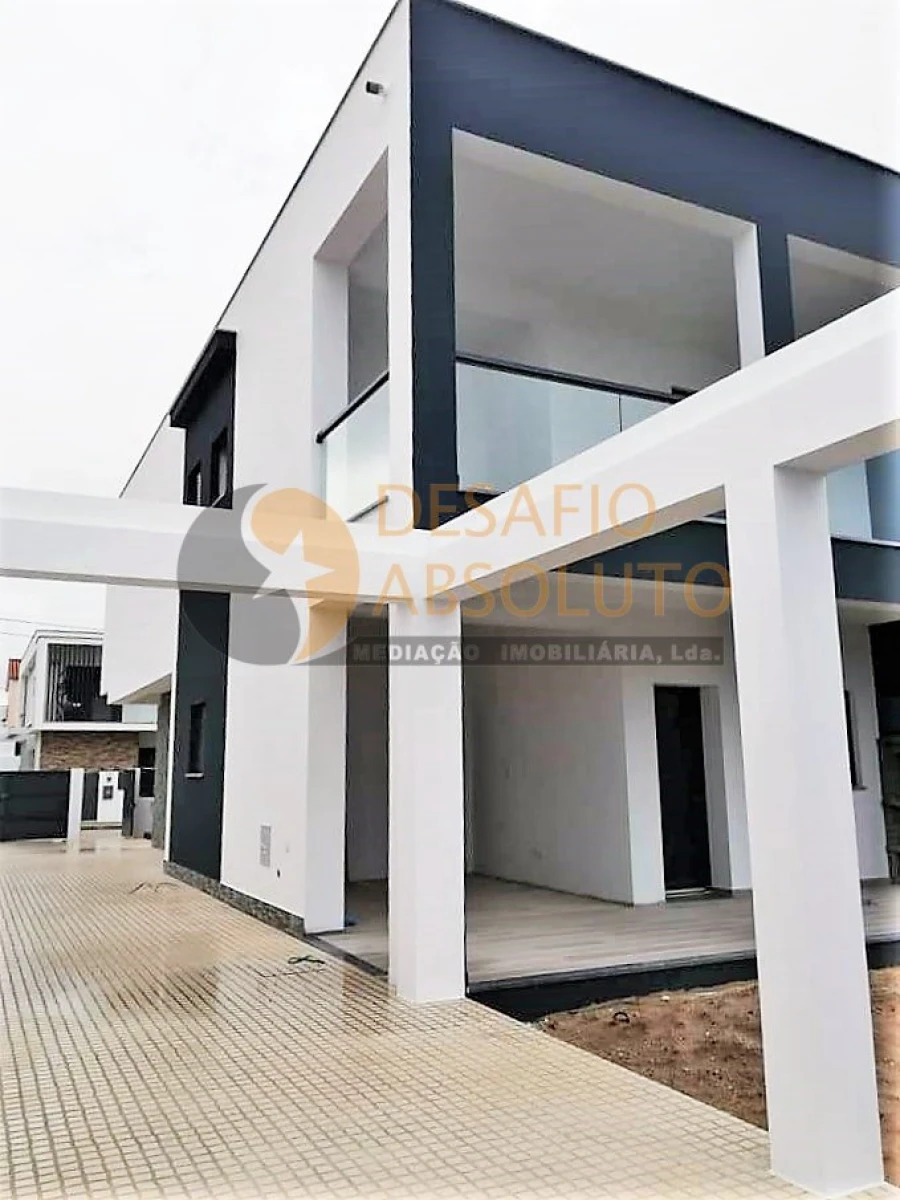 Moradia T3 para Venda em Fernao Ferro Foto 18