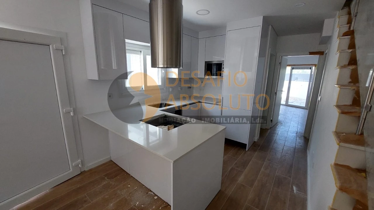 Moradia T3 para Venda em Fernao Ferro Foto 2