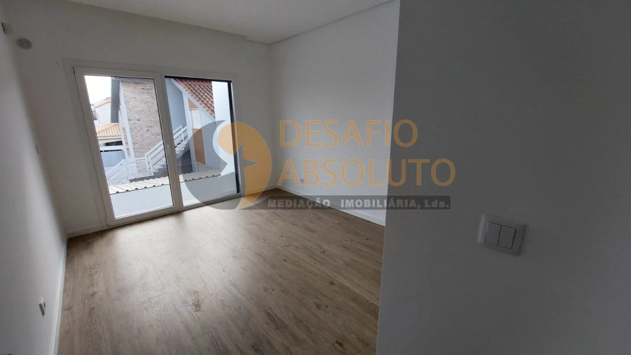 Moradia T3 para Venda em Fernao Ferro Foto 8