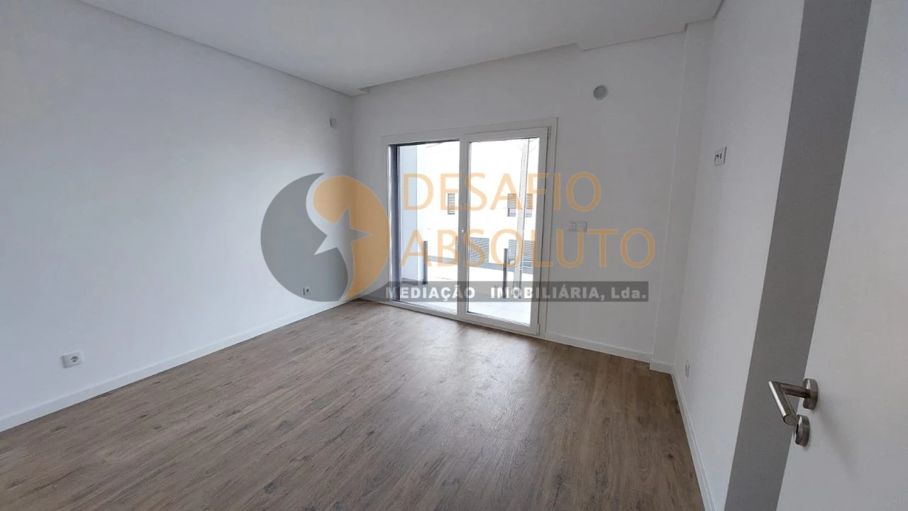 Moradia T3 para Venda em Fernao Ferro Foto 9