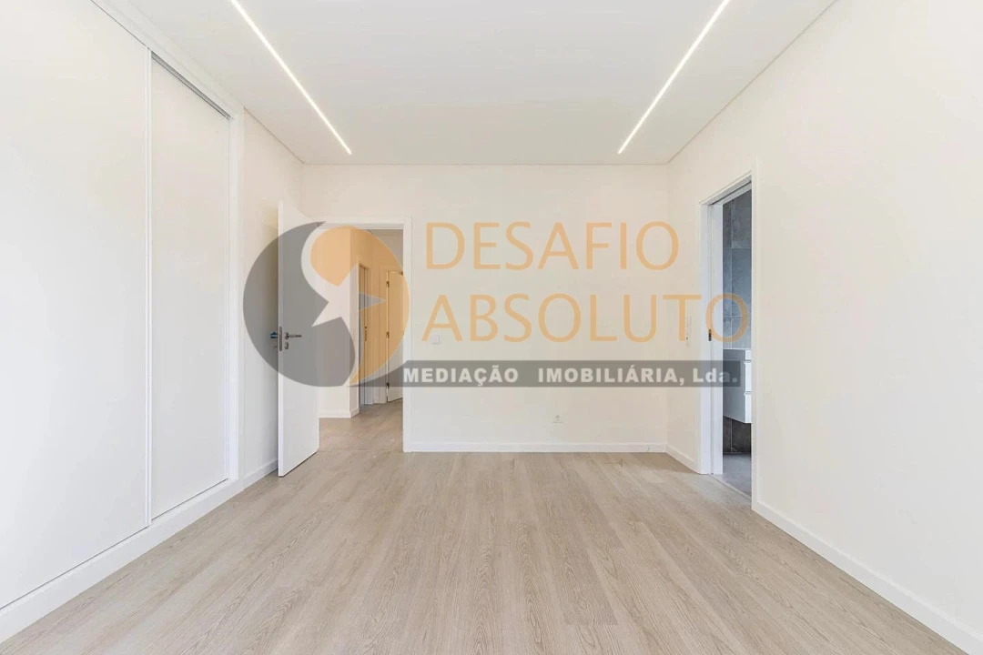 Moradia T3 para Venda em Fernao Ferro Foto 1