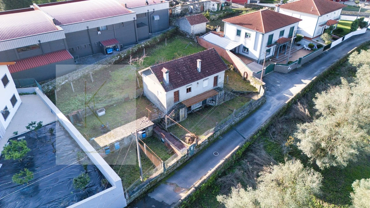 Moradia T2 para Venda em Arcozelo Foto 18