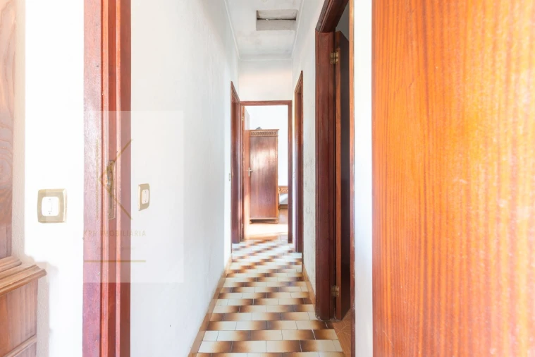 Moradia T2 para Venda em Arcozelo Foto 6