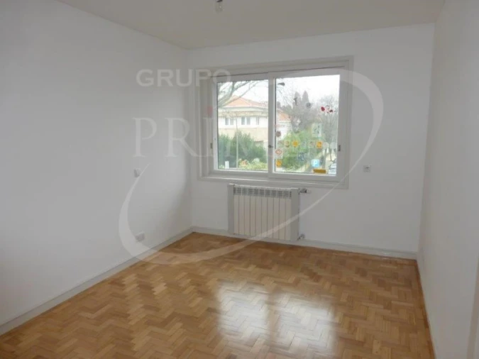 Moradia T4 para Arrendamento em Lordelo do Ouro e Massarelos Foto 8