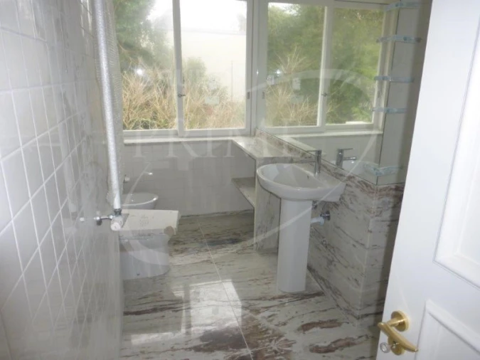 Moradia T4 para Arrendamento em Lordelo do Ouro e Massarelos Foto 11