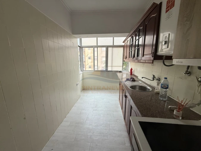 Apartamento T2 para Venda em Venteira Foto 8