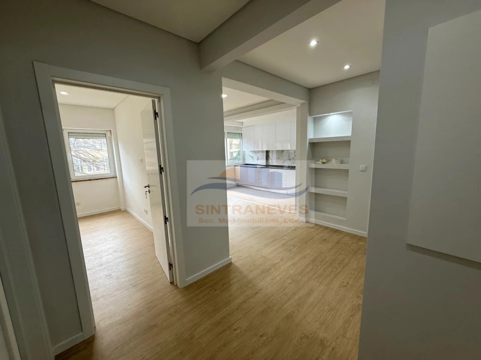 Apartamento T4 para Venda em Águas Livres Foto 1