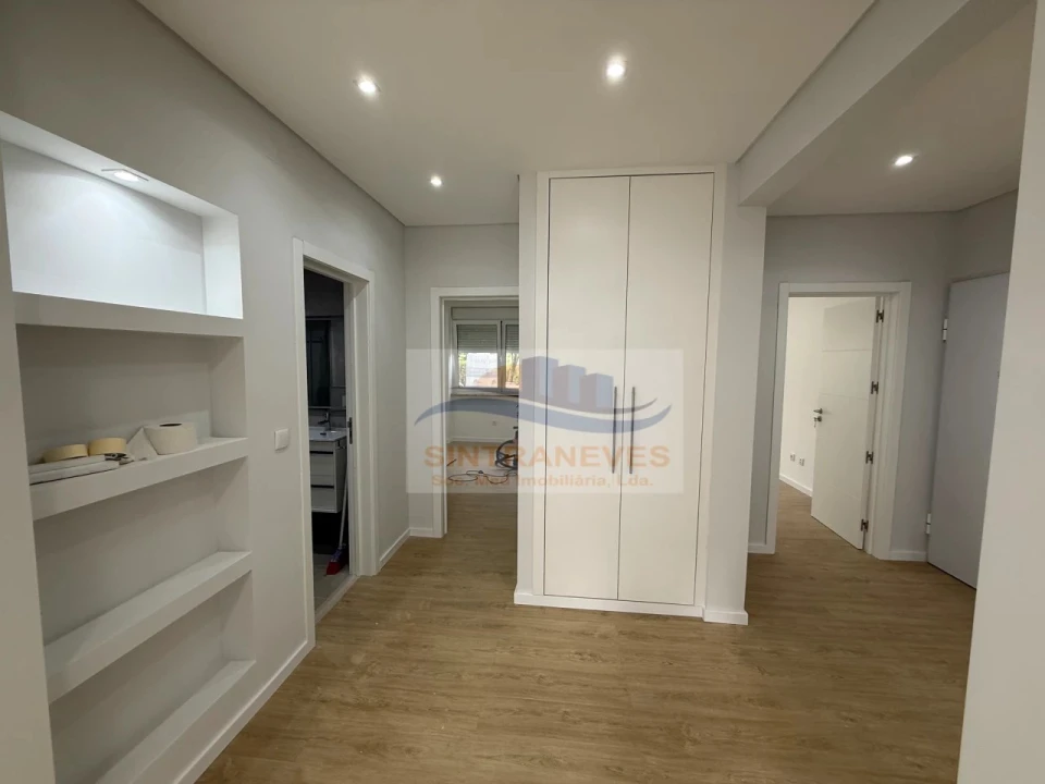 Apartamento T4 para Venda em Águas Livres Foto 3