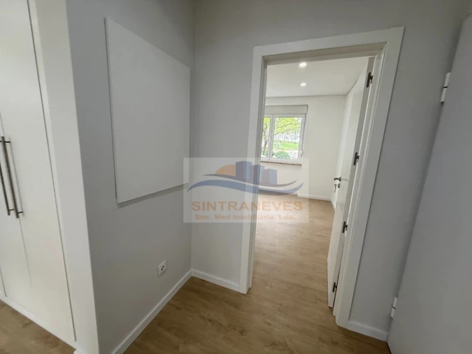 Apartamento T4 para Venda em Águas Livres Foto 2