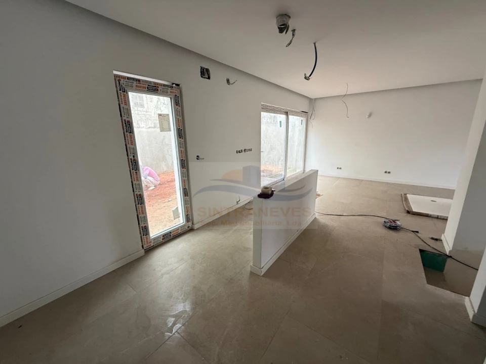 Moradia T4 para Venda em Santa Maria, São Pedro e Matacães Foto 10