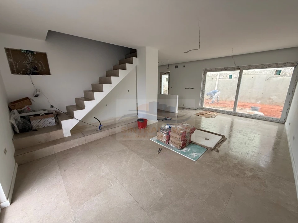 Moradia T4 para Venda em Santa Maria, São Pedro e Matacães Foto 9