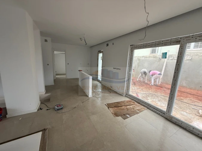 Moradia T4 para Venda em Santa Maria, São Pedro e Matacães Foto 12