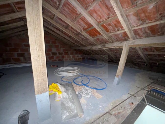 Moradia T4 para Venda em Santa Maria, São Pedro e Matacães Foto 31