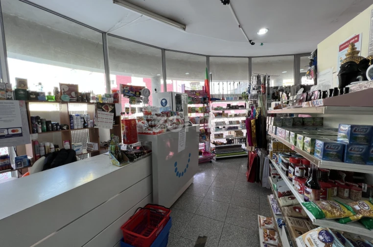 Negócio para Venda em Gulpilhares e Valadares Foto 3